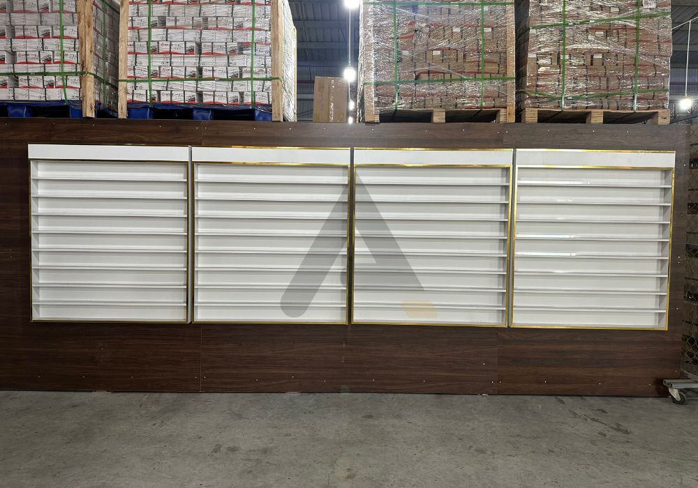 Nail polish rack suitable for small scale salons