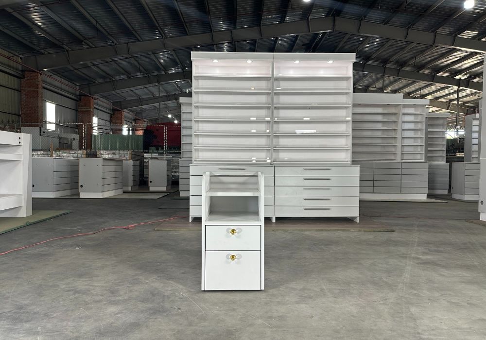 Pedicure cart on wheels